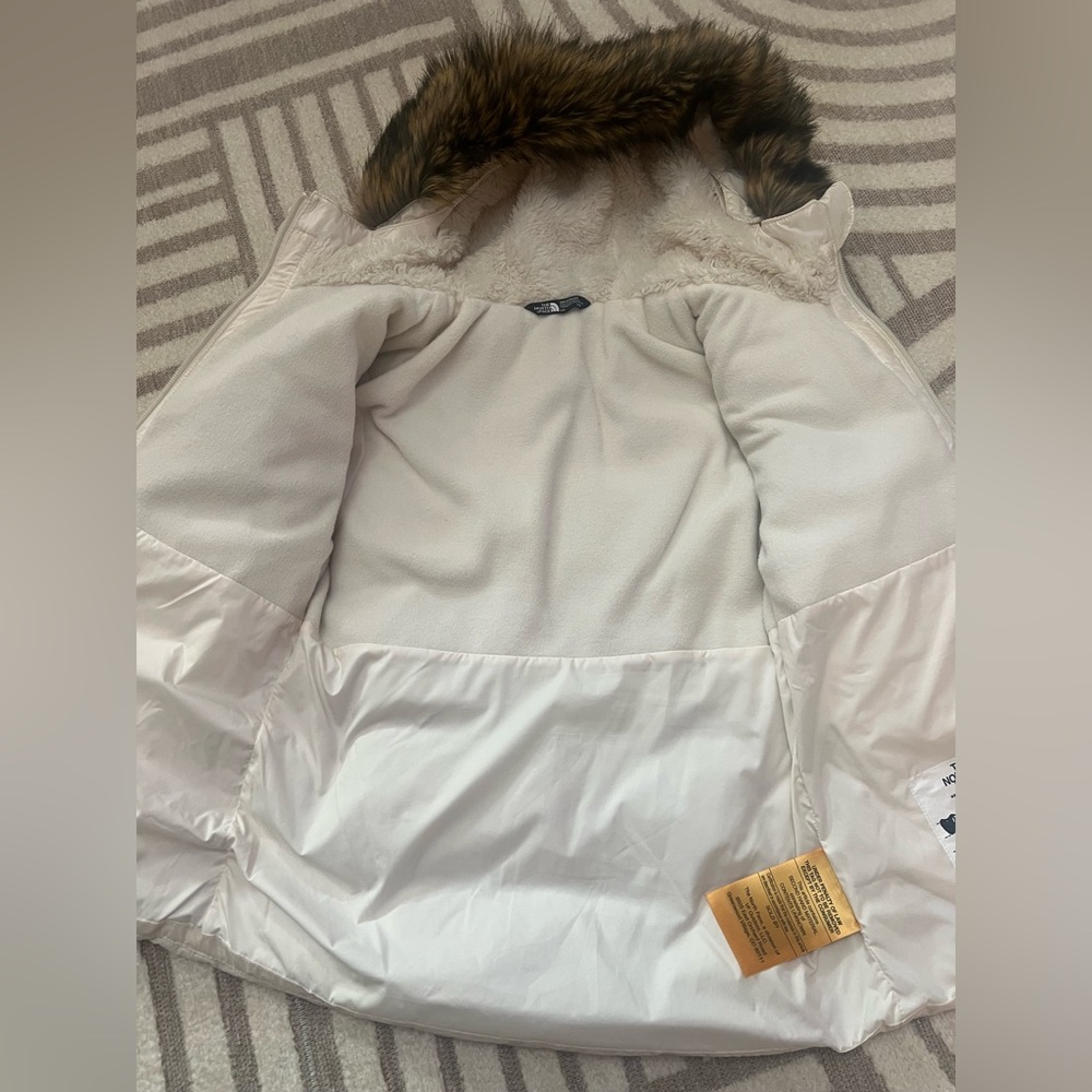 ❄️ Girls North Face Down Fleece-Lined Parka Coat - Picture 9 of 10